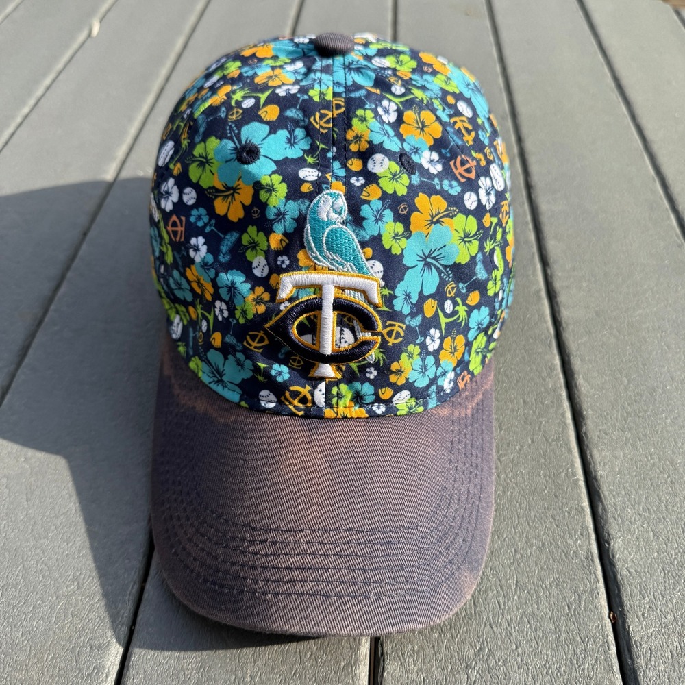 Melonwear Margaritaville Minnesota Twins Baseball Cap OS Parrothead Night Floral